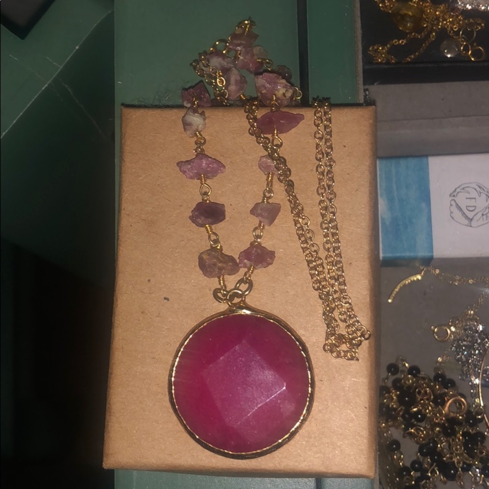 Pink Jade necklace nbw!